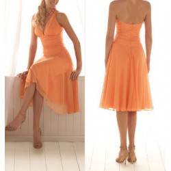 Krátké oranžové šaty na míru