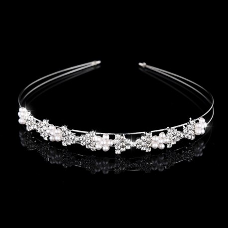 štrasová stříbrná čelenka do svatebního účesu
