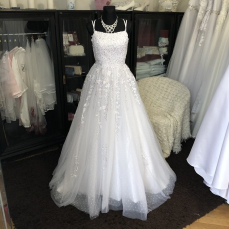 tylové svatební šaty s bohatým zdobením Lina XS-S