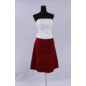 krátké červeno-bílé společenské šaty